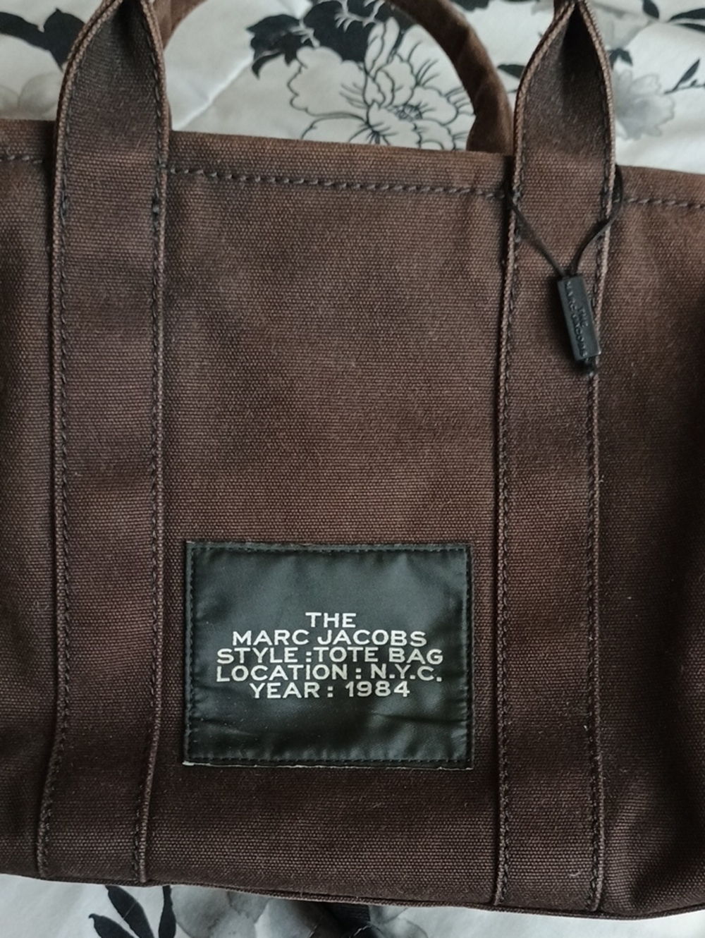 Marc Jacobs The Tote Bag - Picture 2 of 6